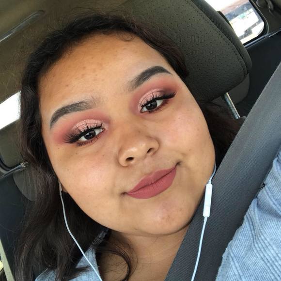 Meet your Posher, Alicia - Picture 1 of 1